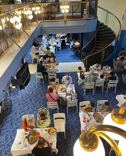 Le Petit-Déjeuner à Bord du Tassili II